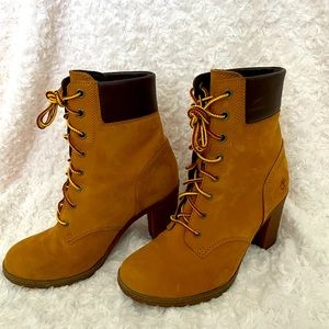 Like new! Timberland Tillston wheat nubuck heeled boot